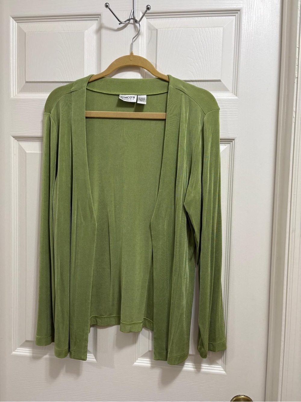 Chico's Green Long Sleeve V-Neck Cardigan size 2 Traveler - Picture 4 of 4